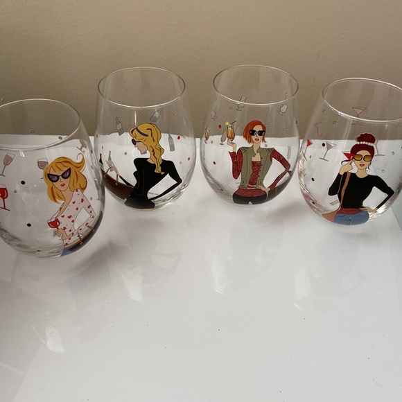 Set of four girls night stemless wine glasses - Picture 3 of 3